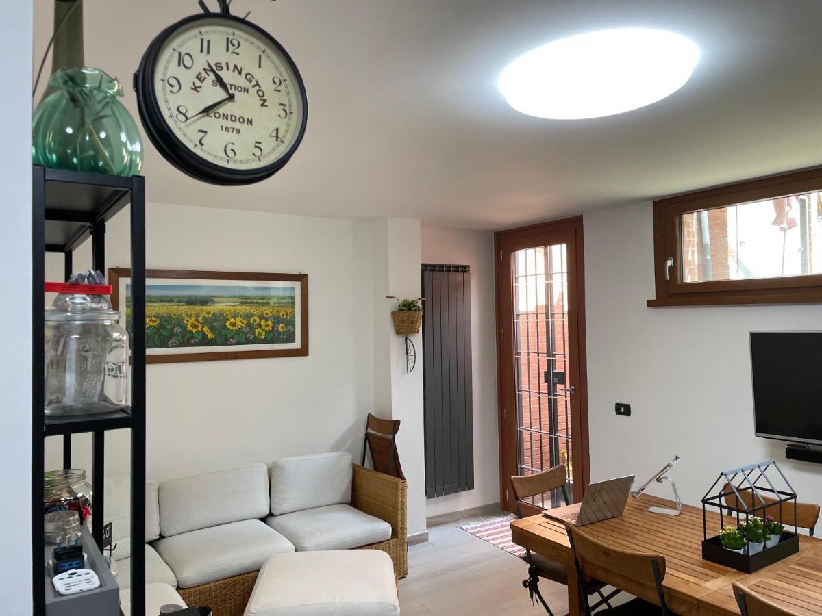 רומא In&Out Apartment - Mostacciano, Eur מראה חיצוני תמונה